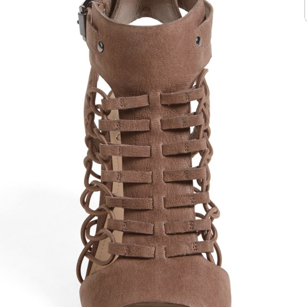 Women shoes - Picture 2 of 4